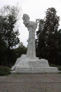 Monumento a los soldados polacos caidos en Monte Cassini 