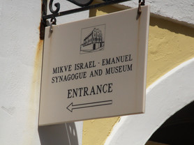 Los judios tienen su sinagoga que, además es un museo