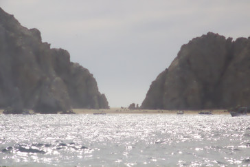 Un detalle de la playa entre las rocas.