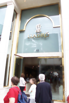 Entre las tiendas de lujo también hay una marca española: Lladró