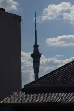 Torre de comunicaciones desde el barrio Preztell