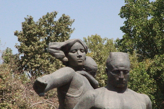 Monumento en memoria del terremoto de 1966
