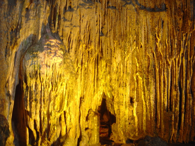 Una vista del interior de la cueva