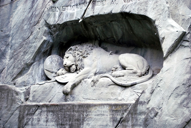 Monumento al león moribundo. Lucerna.