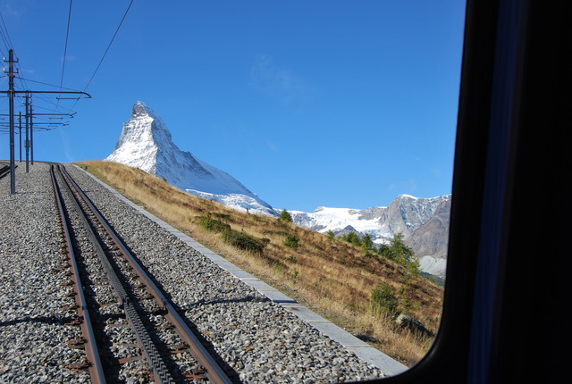 Tren de cremallera que lleva al monte Gornergrat.