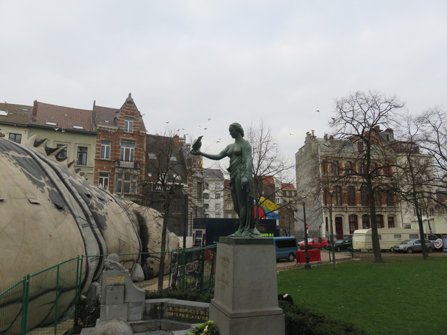 Monumento a las palomas mensajeras. Bruselas.