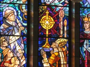 Grande Broche En Cristal Zibellini Sur Thème Vitrail Jésus/Vierge Marie - Métal Et Strass